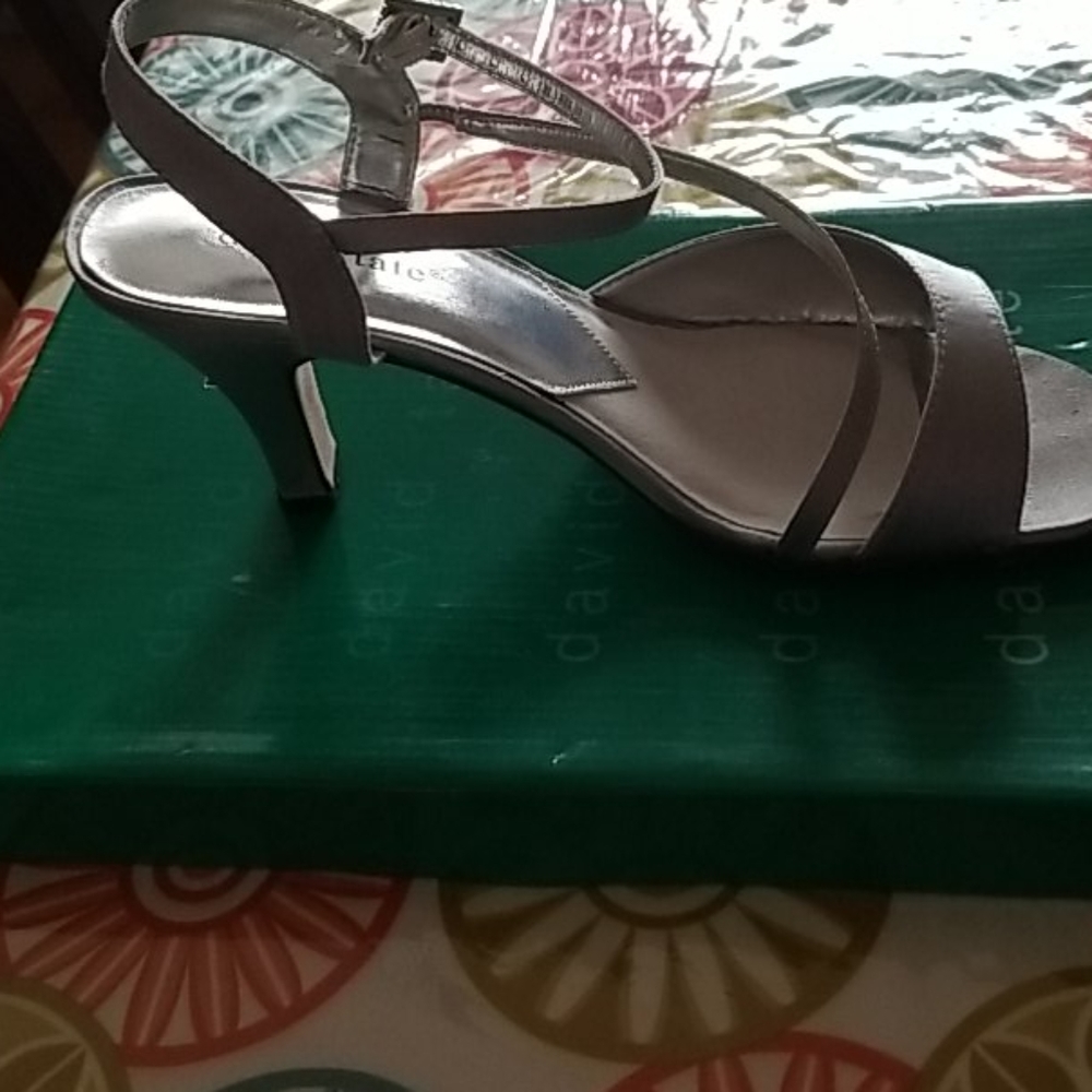 Heels - Picture 2 of 6